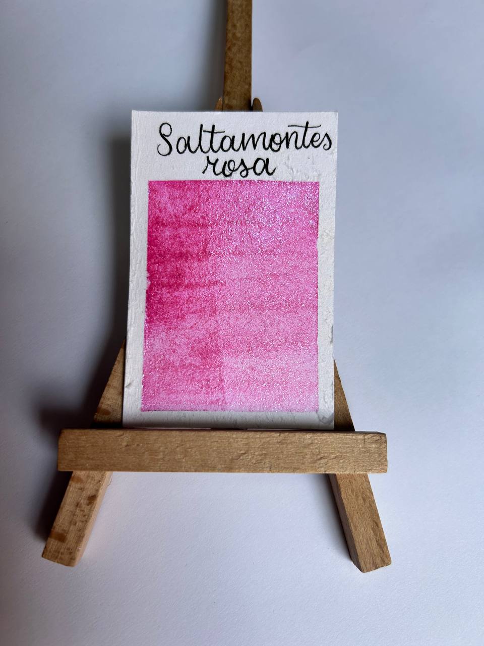 Saltamontes rosa