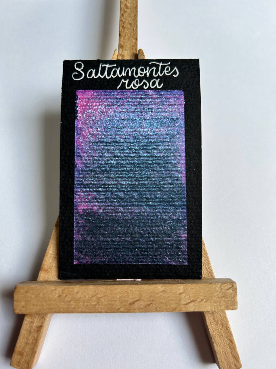 Saltamontes rosa